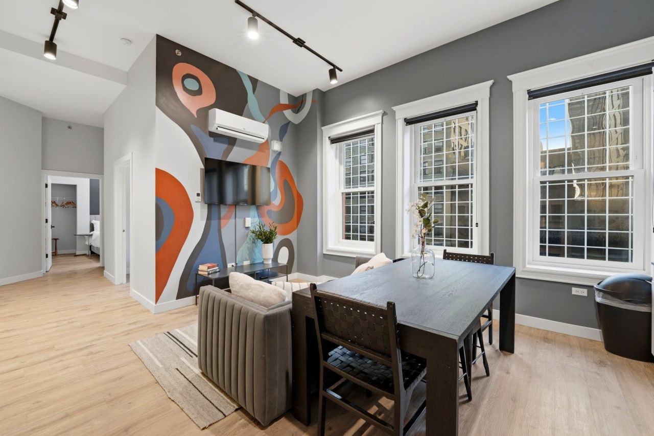 Plymouth Hotel suite